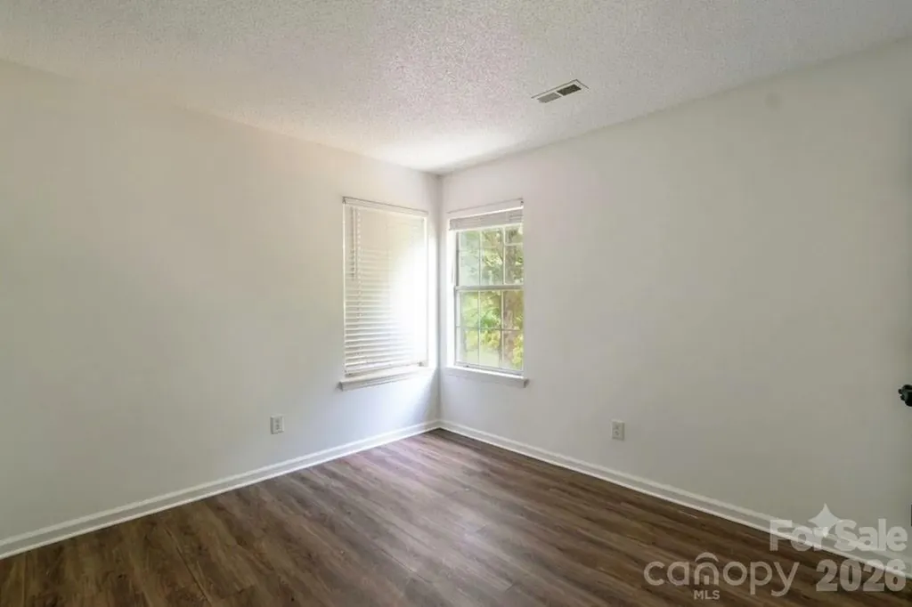 8406 Bedford Green Lane Charlotte NC 28215