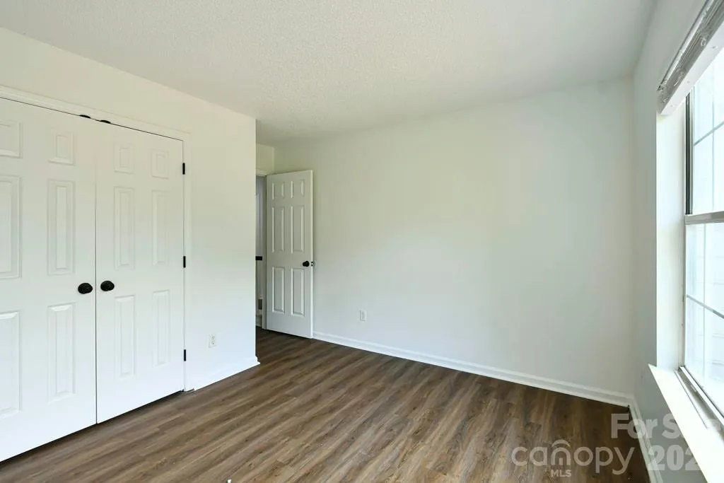 8406 Bedford Green Lane Charlotte NC 28215
