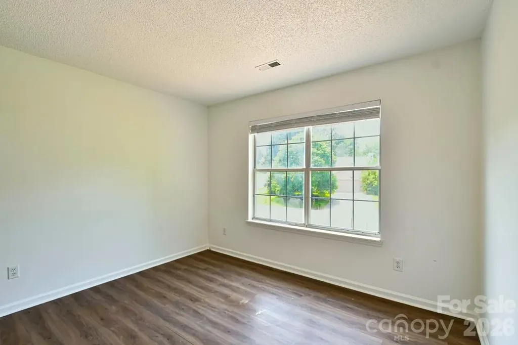 8406 Bedford Green Lane Charlotte NC 28215