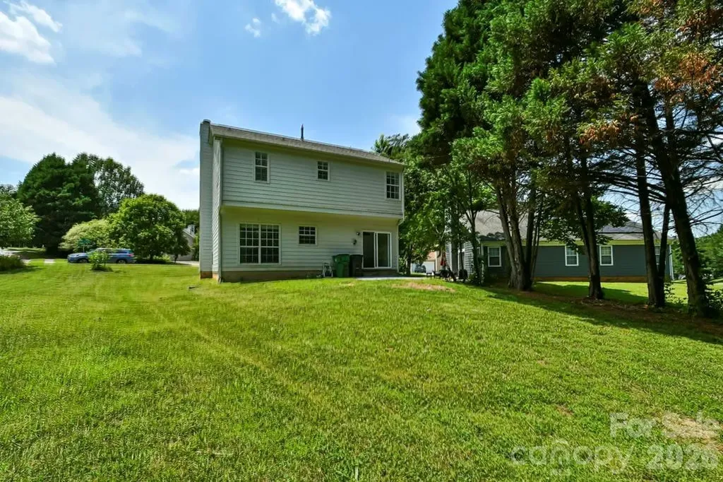 8406 Bedford Green Lane Charlotte NC 28215