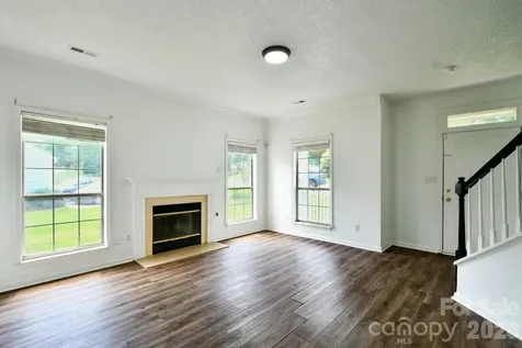 8406 Bedford Green Lane Charlotte NC 28215