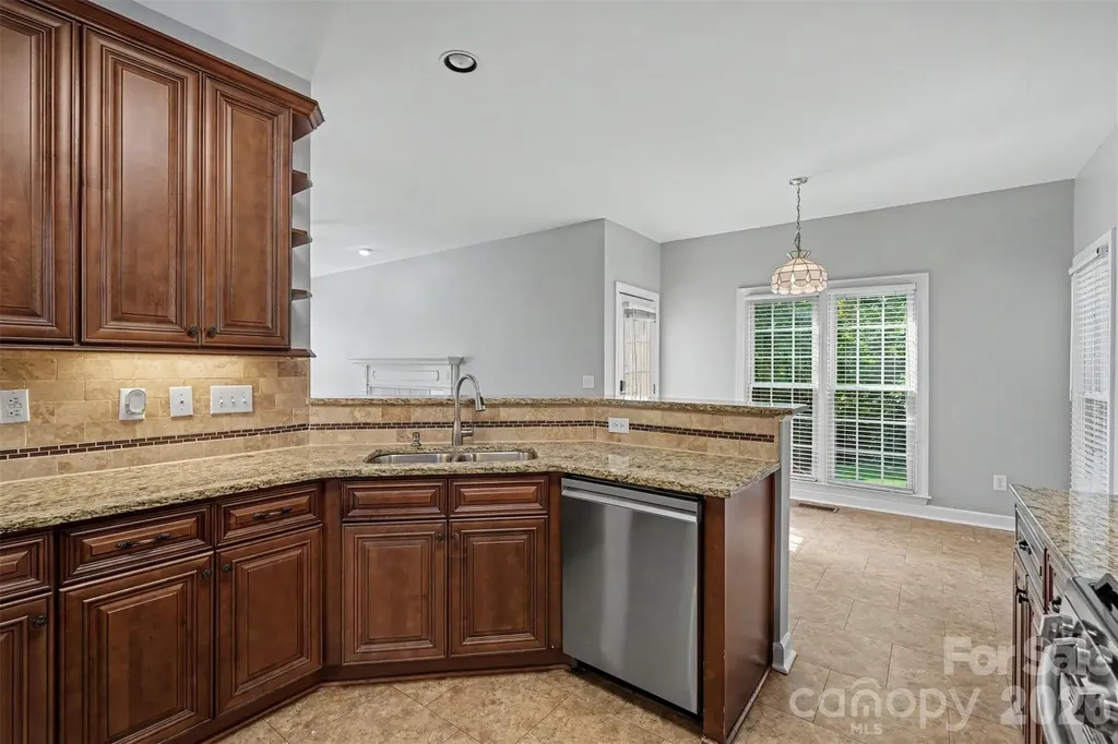 5917 Nuthatch Court Charlotte NC 28277