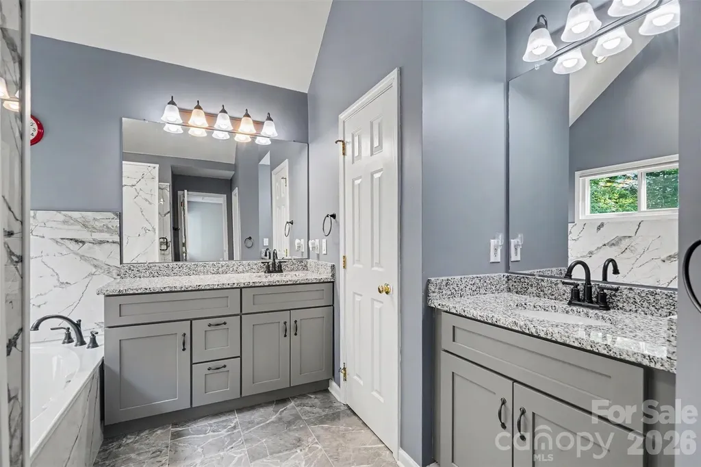 5917 Nuthatch Court Charlotte NC 28277