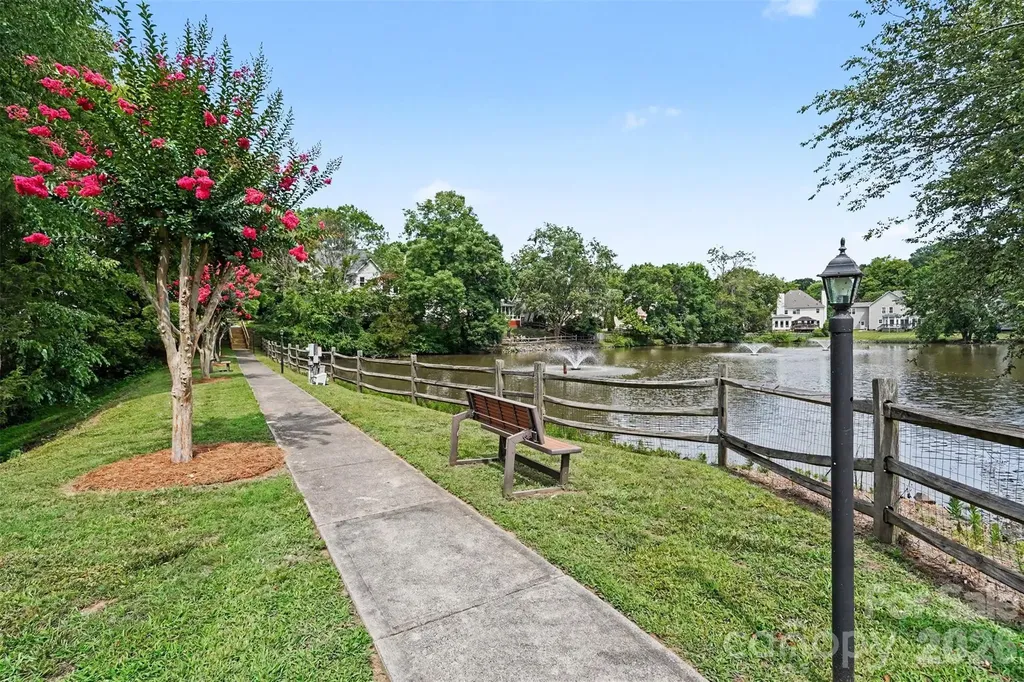 5917 Nuthatch Court Charlotte NC 28277