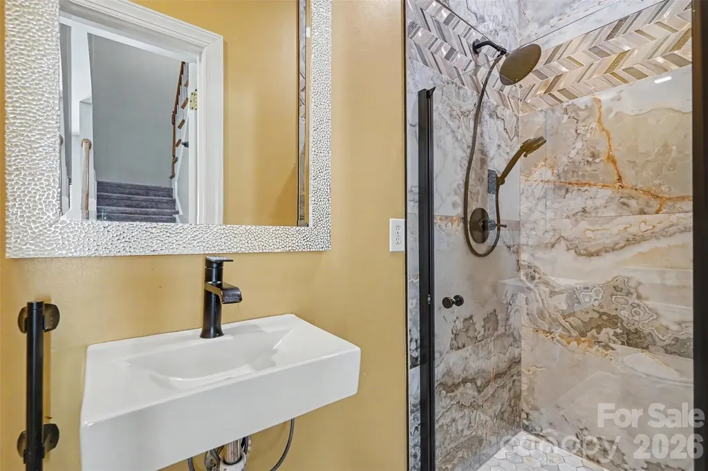 5917 Nuthatch Court Charlotte NC 28277