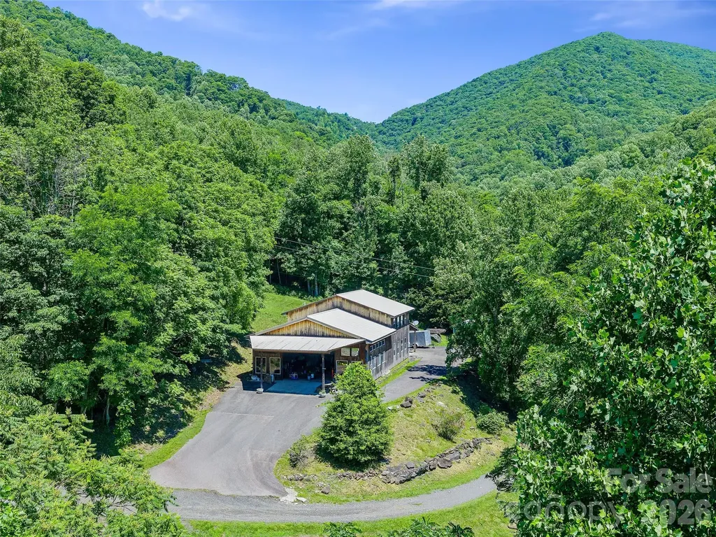 349 Spring Creek Road Bakersville NC 28705