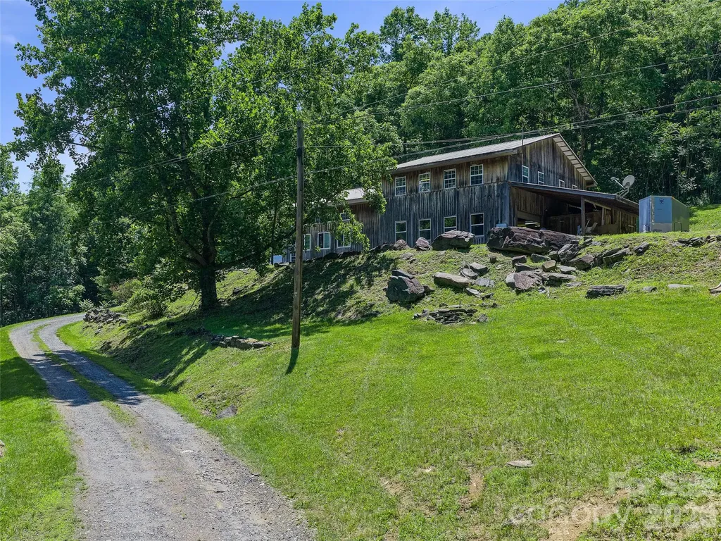 349 Spring Creek Road Bakersville NC 28705
