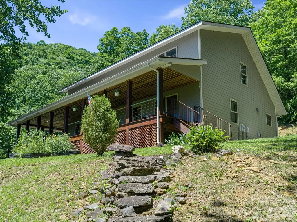 349 Spring Creek Road Bakersville NC 28705