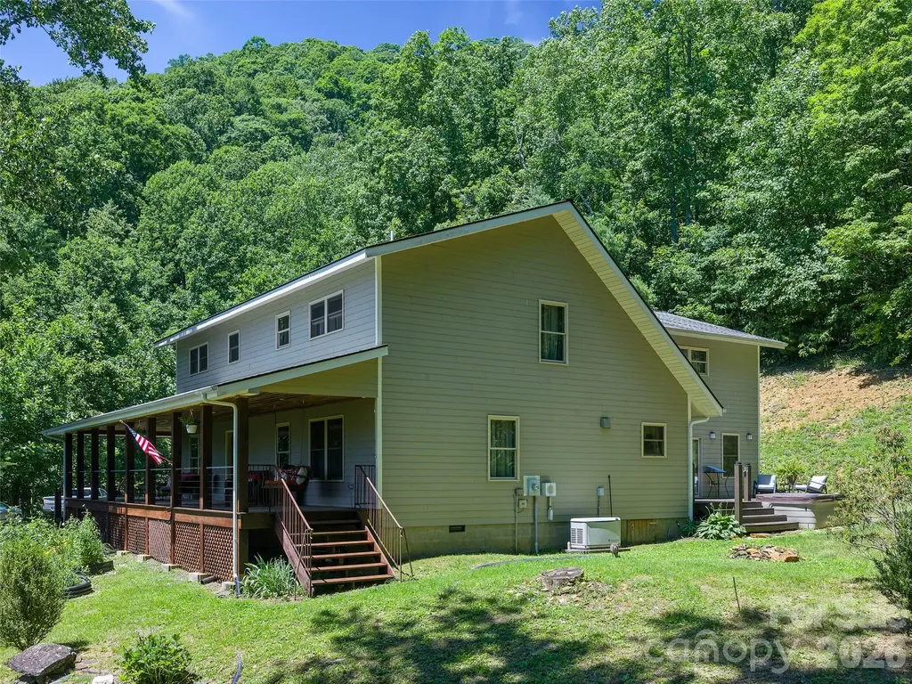 349 Spring Creek Road Bakersville NC 28705