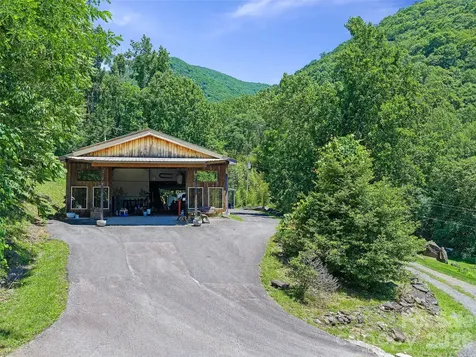 349 Spring Creek Road Bakersville NC 28705