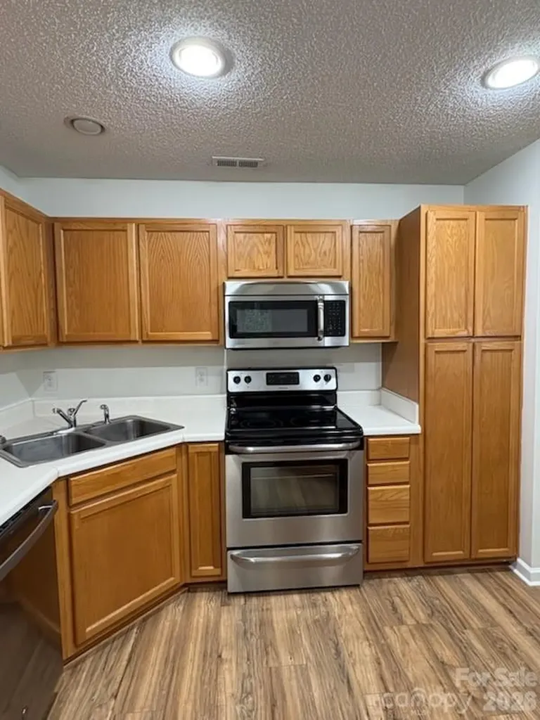 10049 University Park Lane Charlotte NC 28213