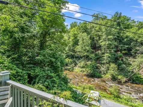 9390 East Fork Road Brevard NC 28712