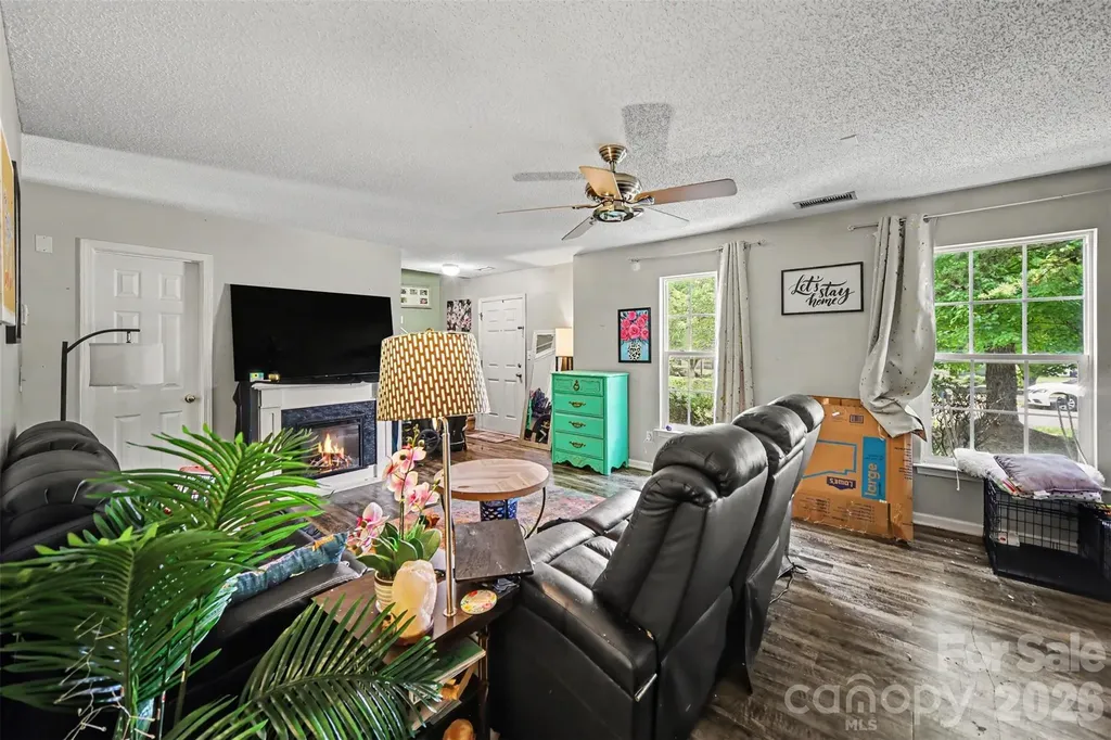 1529 Galesburg Street Charlotte NC 28216