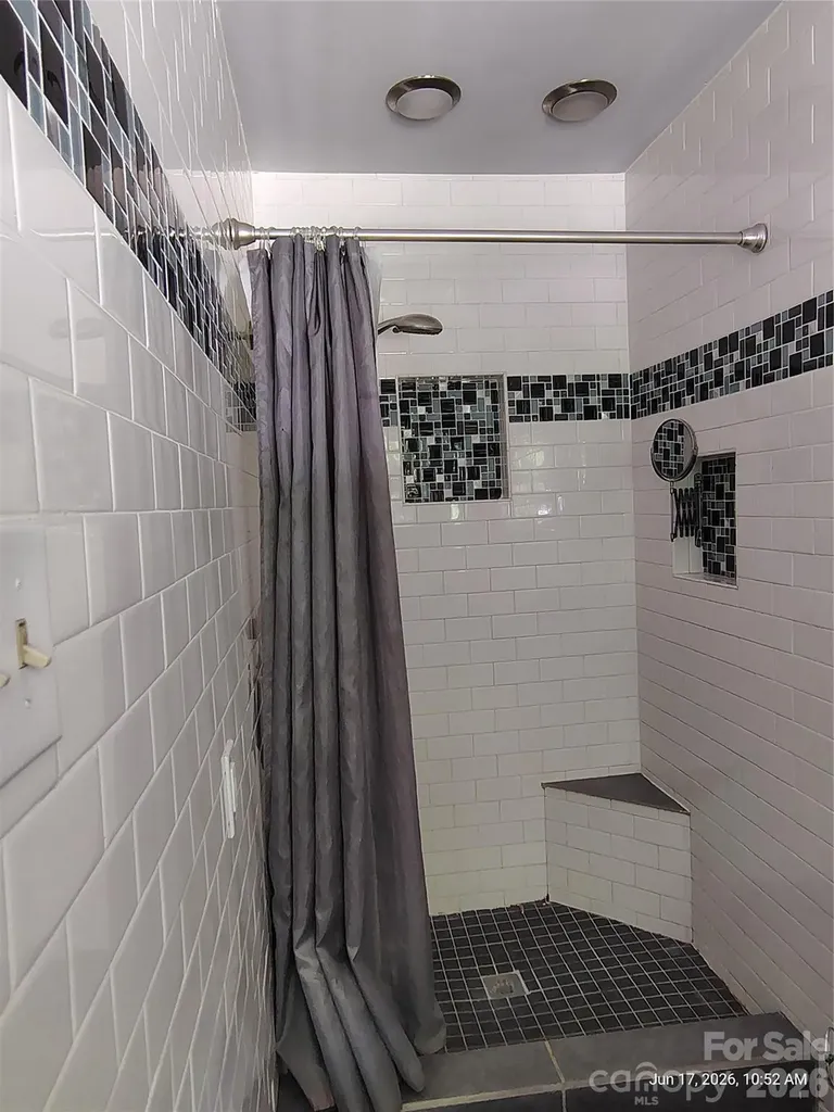 213 Lakeview Drive Harrisburg NC 28075