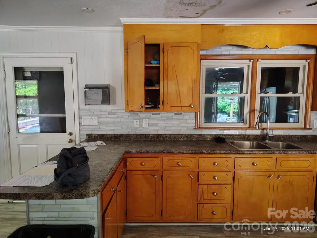 213 Lakeview Drive Harrisburg NC 28075