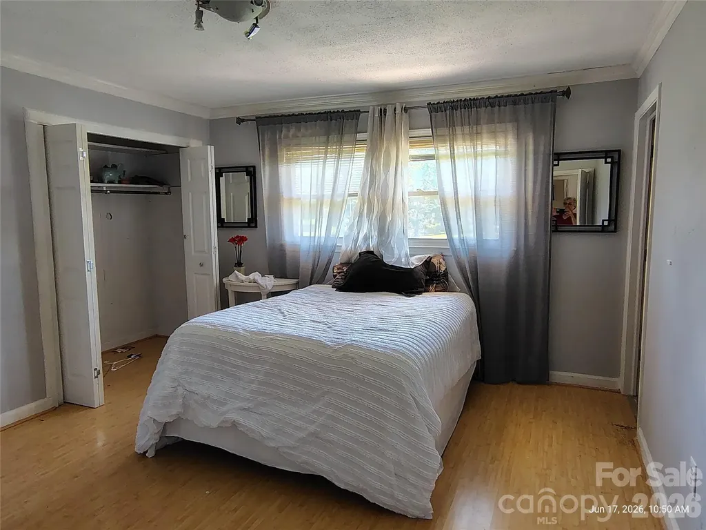 213 Lakeview Drive Harrisburg NC 28075