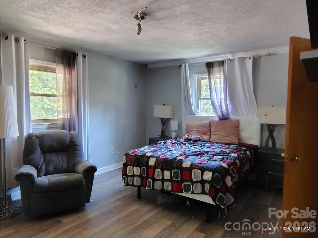 213 Lakeview Drive Harrisburg NC 28075