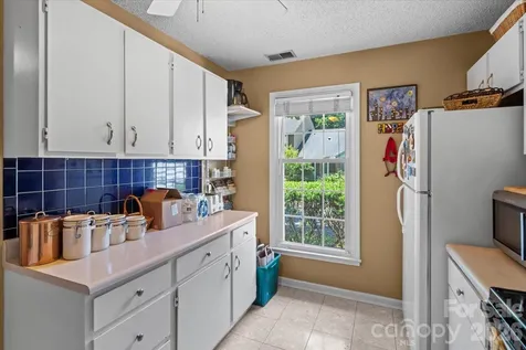 39 Wildwood Avenue Asheville NC 28804