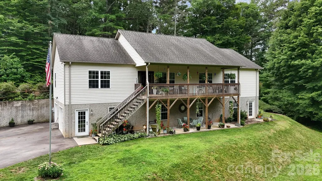 90 King Road Weaverville NC 28787