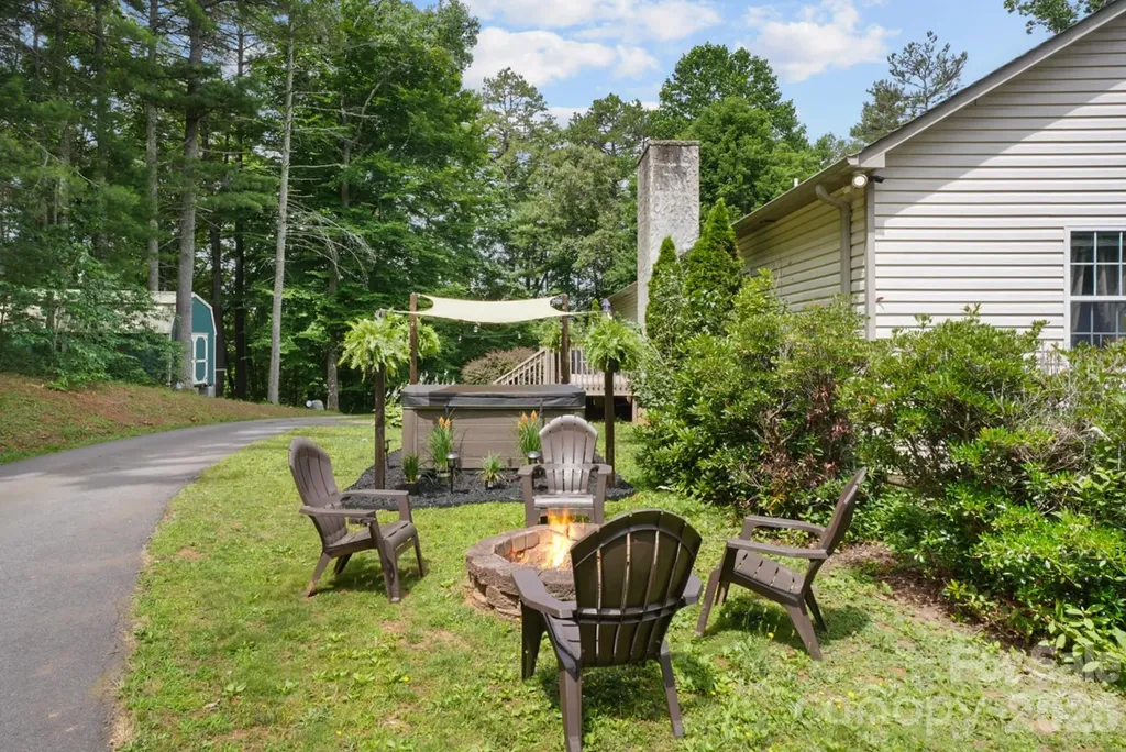 90 King Road Weaverville NC 28787