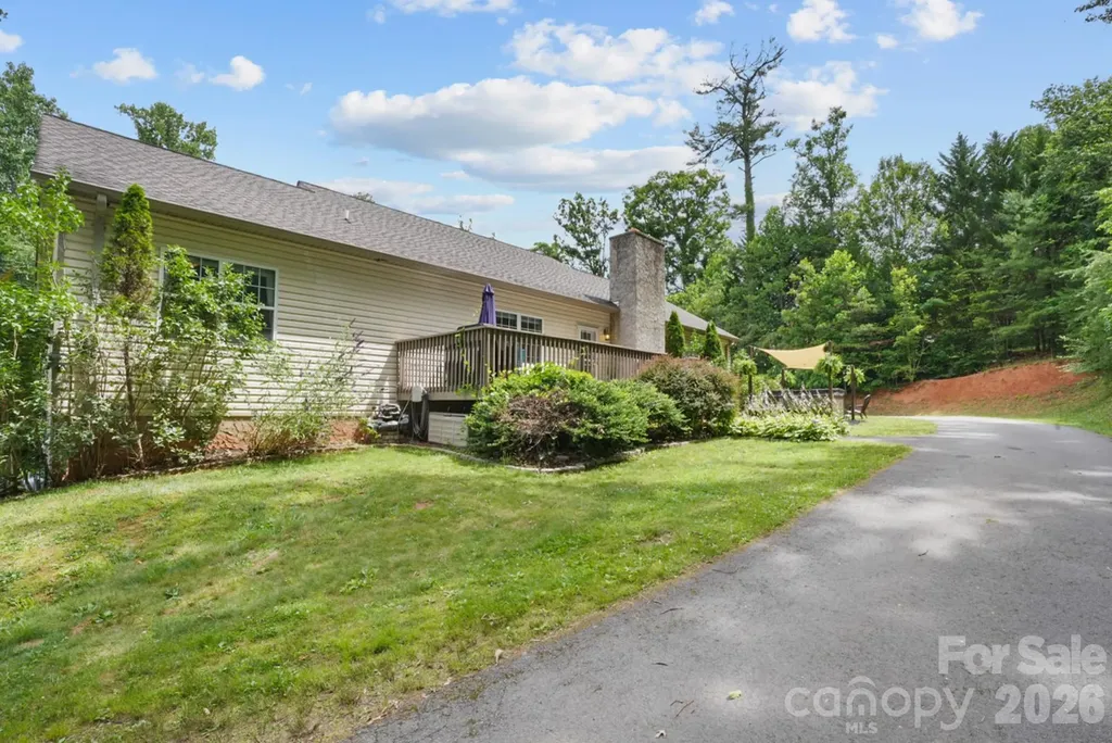 90 King Road Weaverville NC 28787