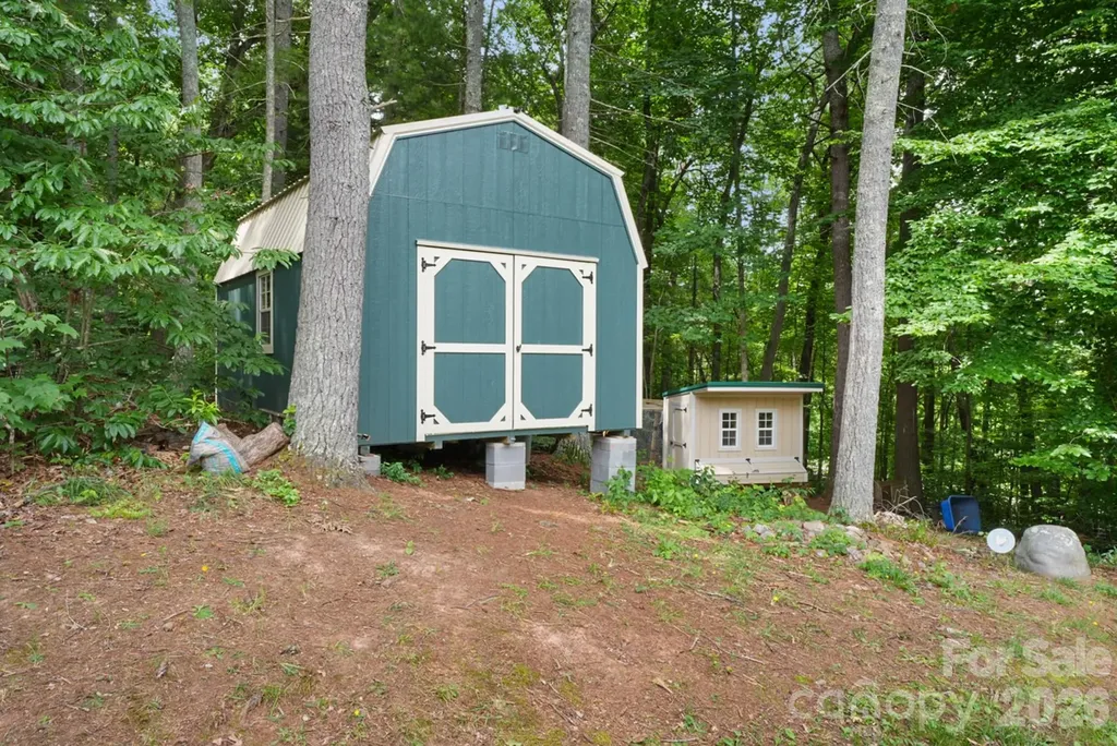 90 King Road Weaverville NC 28787