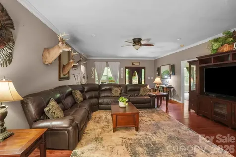 90 King Road Weaverville NC 28787