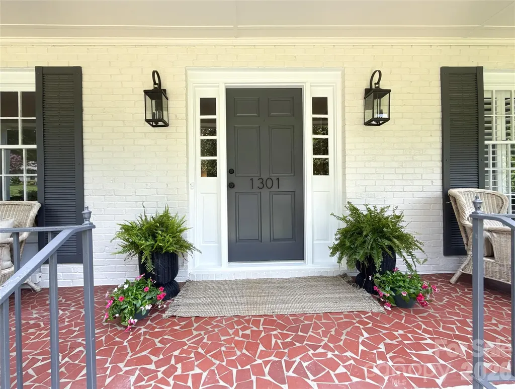 1301 E Barden Road Charlotte NC 28226