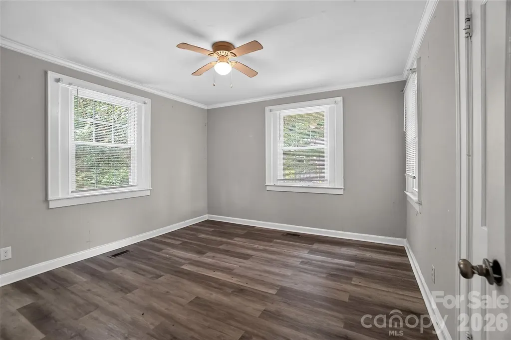 405 N Ransom Street Gastonia NC 28052