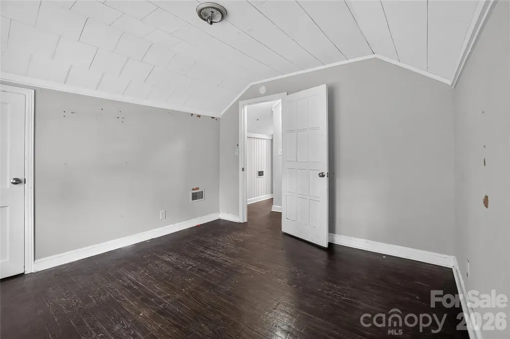 405 N Ransom Street Gastonia NC 28052