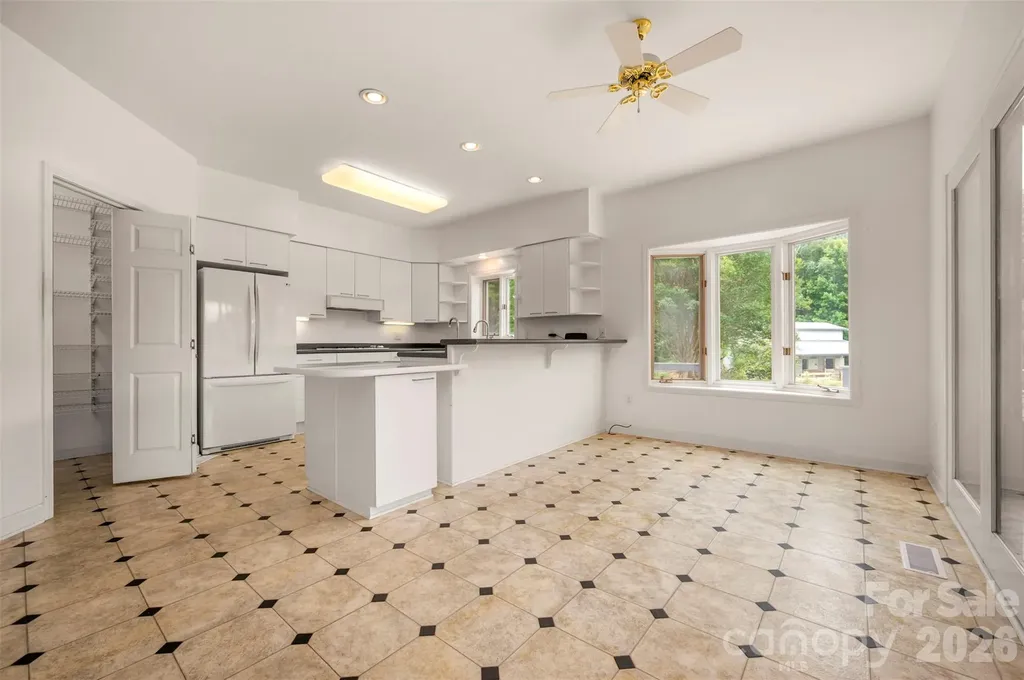 441 Lower Ridgeview Road Columbus NC 28722