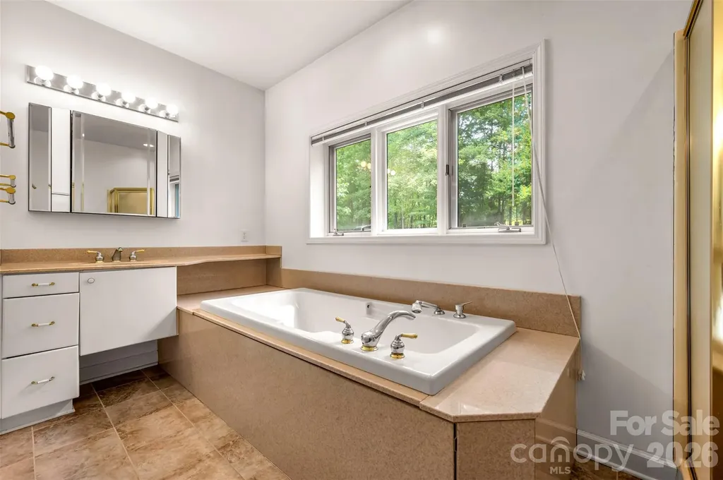 441 Lower Ridgeview Road Columbus NC 28722
