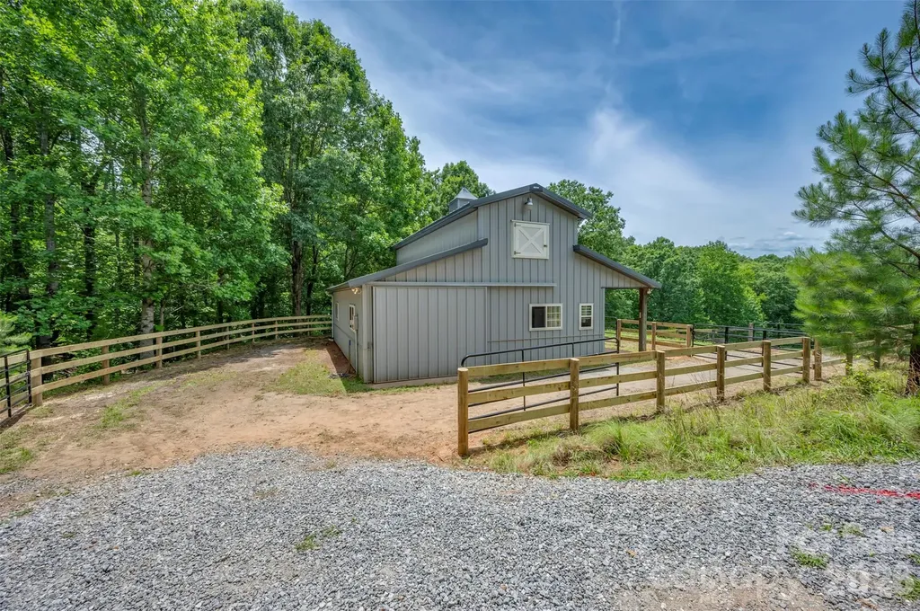 441 Lower Ridgeview Road Columbus NC 28722