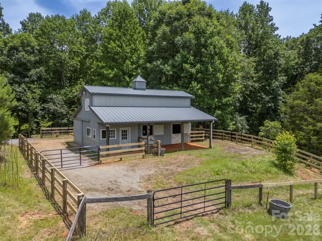 441 Lower Ridgeview Road Columbus NC 28722