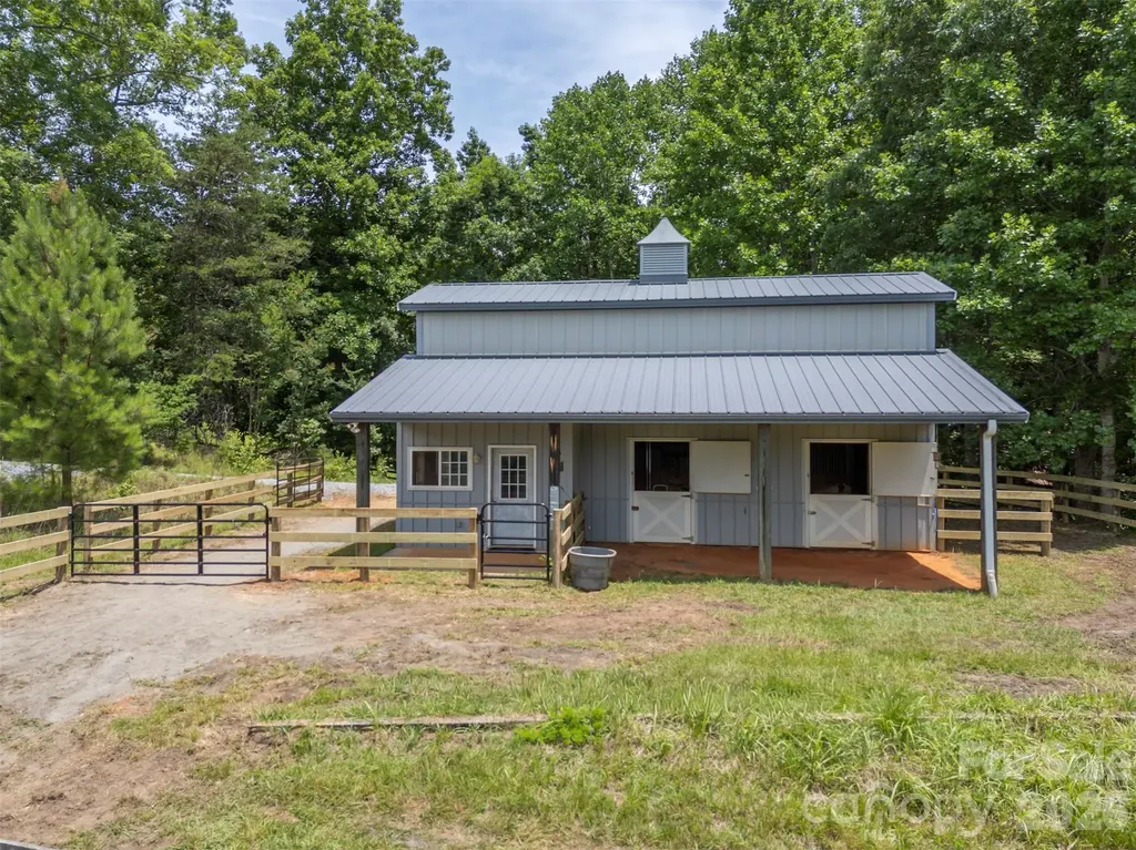 441 Lower Ridgeview Road Columbus NC 28722