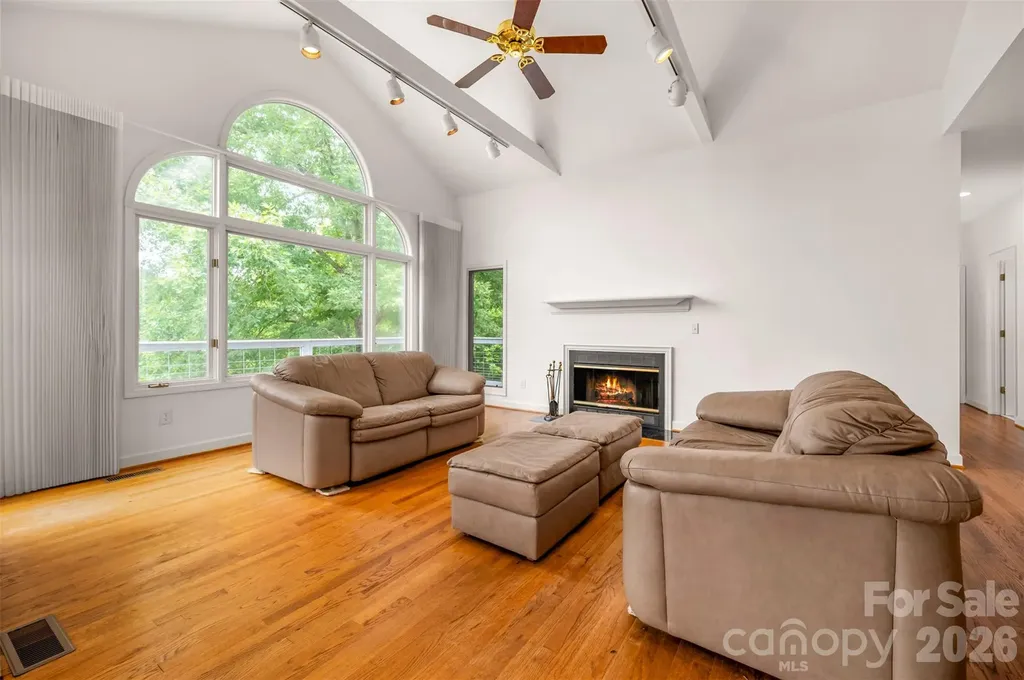 441 Lower Ridgeview Road Columbus NC 28722