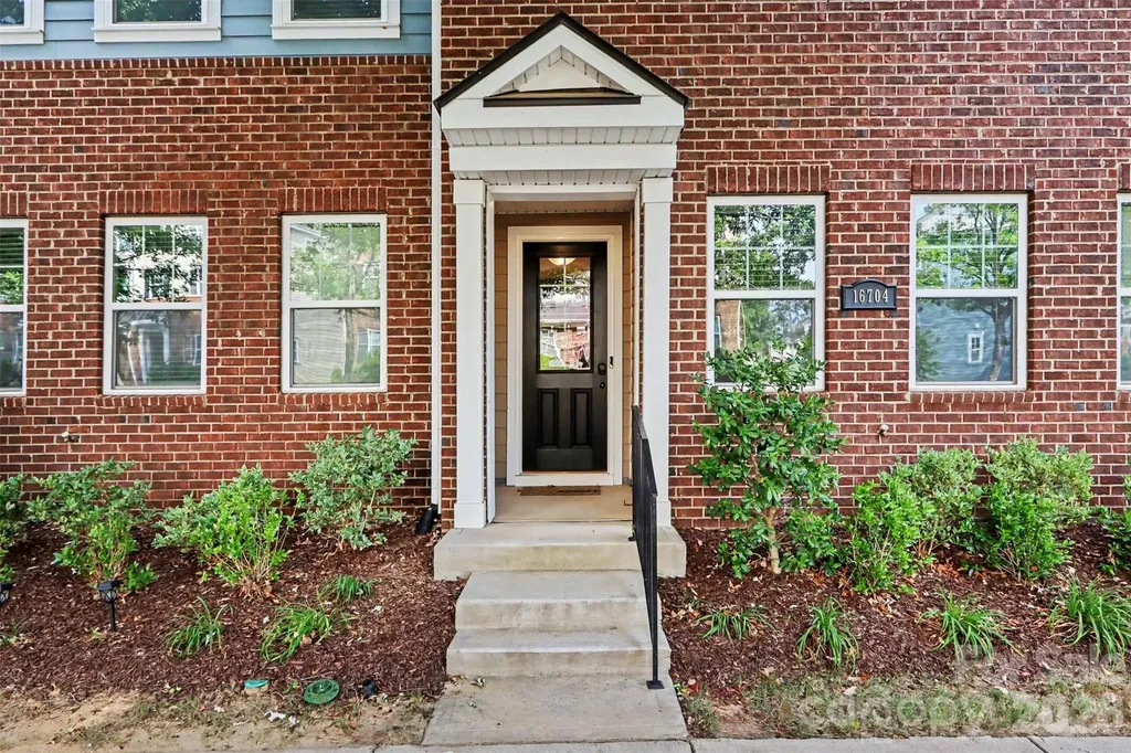 16704 Summers Walk Boulevard Davidson NC 28036