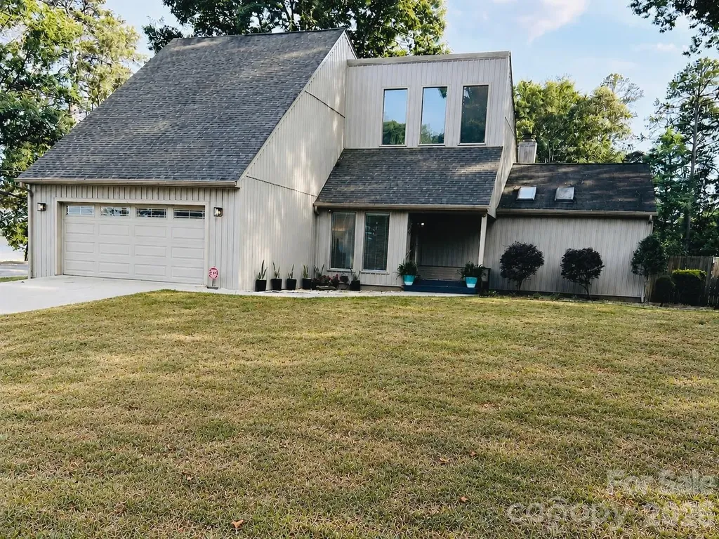 496 17th Avenue Drive NE Hickory NC 28601
