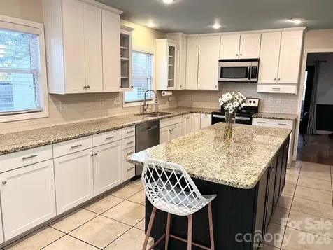 496 17th Avenue Drive NE Hickory NC 28601