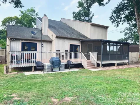 496 17th Avenue Drive NE Hickory NC 28601