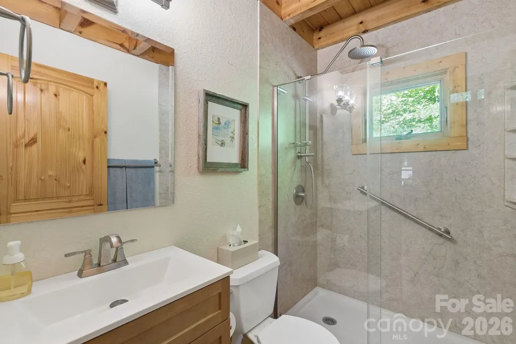 89 Apgar Road Candler NC 28715