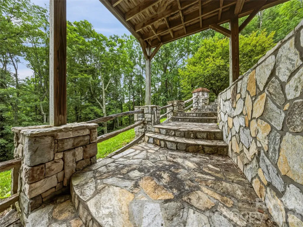 961 Wilson Branch Road Mars Hill NC 28754