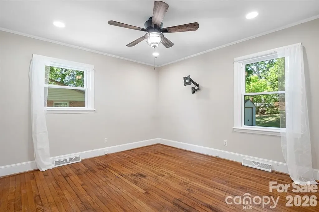 3960 Bristol Drive Charlotte NC 28208