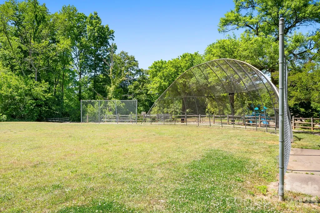 3960 Bristol Drive Charlotte NC 28208