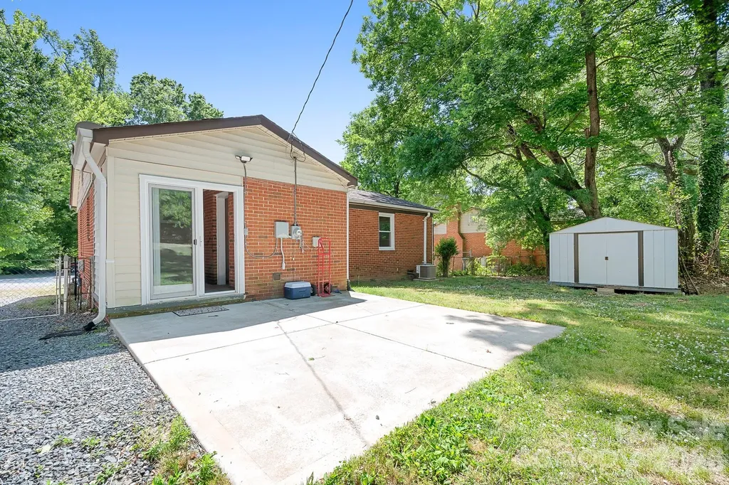 3960 Bristol Drive Charlotte NC 28208
