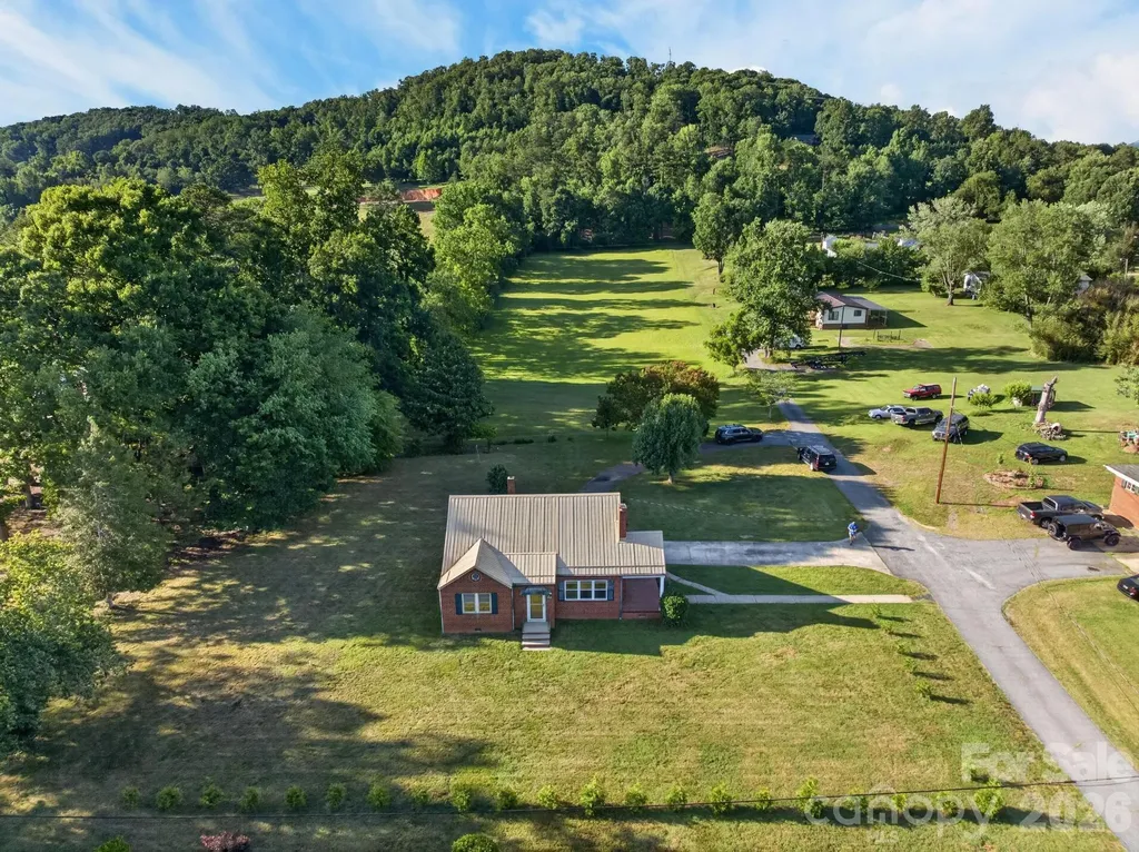 1532 Orchard Drive Lenoir NC 28645