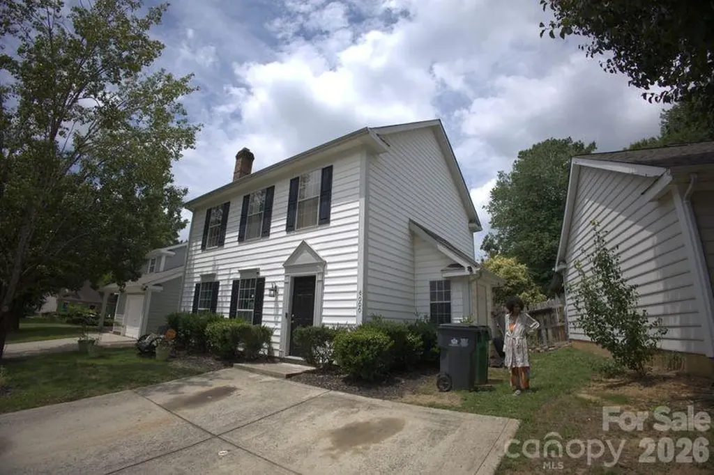 6000 Bayswater Lane Charlotte NC 28212