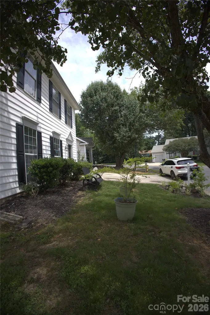 6000 Bayswater Lane Charlotte NC 28212