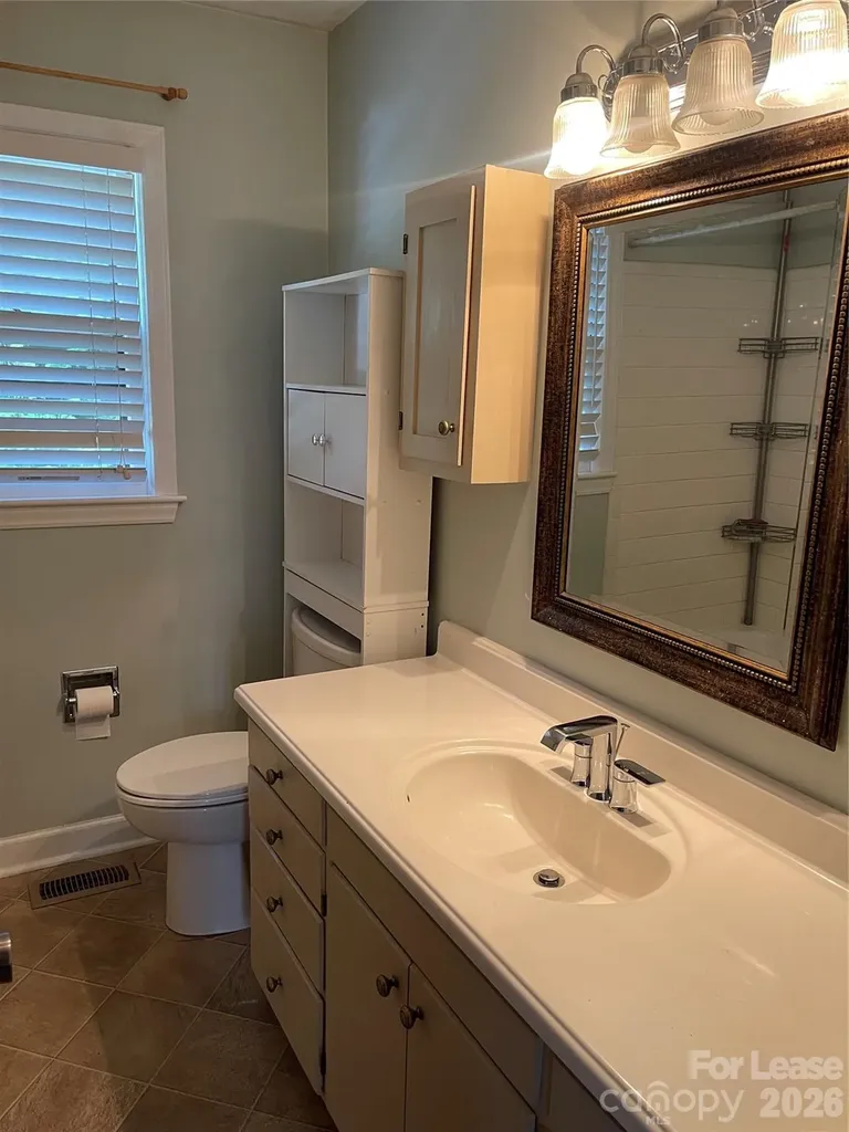 1238 12th Street NE Hickory NC 28601