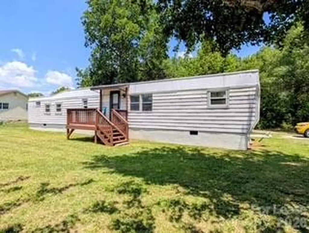 3932 Oakwood Circle Iron Station NC 28080